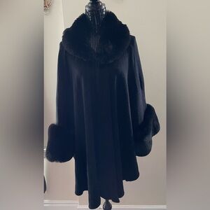 Elegant Laura  Black Cape with Fur Trim O/S